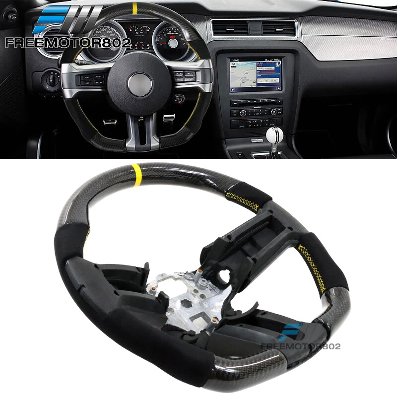 Se adapta a volante Ford Mustang 10-14 fibra de carbono y Alcántara con puntada amarilla Foto 1 de 4