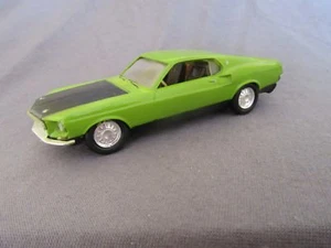 522F AMT USA Modello Kit Montato Ford Mustang Fastback Verde Cofano Nero 1:43 - Foto 1 di 7