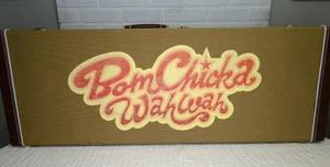 Raro Estuche Guardabarros Guitarra Eléctrica Brownsville Bom Chicka Wah Wah - Spray Cuerpo Hacha - Imagen 1 de 22