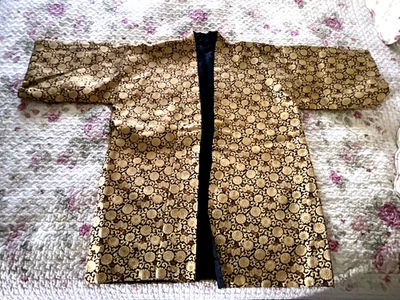 Bata forrada chaqueta brocada dorada y negra de diseño asiático vintage Foto 1 de 4