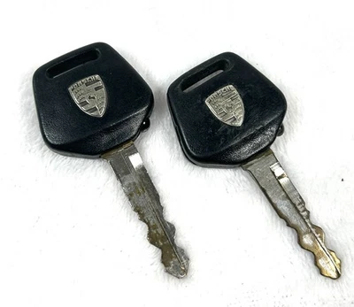 RARO Par De Luces Llavero Vintage Cresta Plateada Porsche 911 928 924 944 1978-1983 Foto 1 de 4