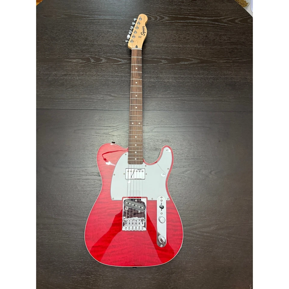 Squier Telecaster Partscaster - Chapa de arce acolchada roja - HSS - Cuerpo encuadernado Foto 1 de 4
