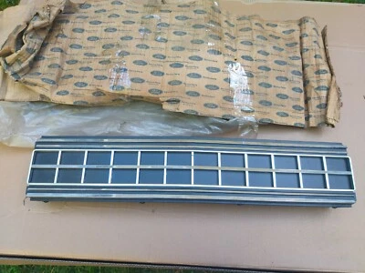 Nuevo de Lote Antiguo Ford 1973 73 Mercury Monterey Parachoques Trasero Maletero Moldura Panel Cuerpo  Foto 1 de 4