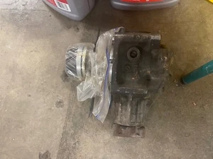 99 - 01 Honda CR-V Automatic Transfer Case Assembly OEM 29000PDM000 - Picture 1 of 3