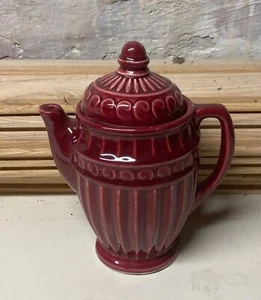 Vintage Shawnee RIBBED & WAVES Hochglanz Burgund After Dinner Kaffeekanne Karaffe - Bild 1 von 5