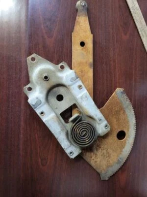 Passenger Right Rear Window Regulator Electric HT Fits 71-76 BUICK 358229 - Image 1 of 4