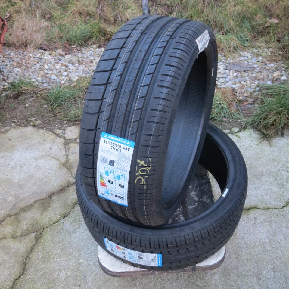 2x 215/35 ZR19 85Y XL Sommerreifen Triangle Sportex TH201 DOT 0120 - Bild 1 von 4