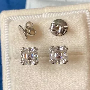 Aretes con tachuelas de moissanita VVS1 corte Asscher de 2,1 quilates chapados en oro blanco de 14 quilates - Imagen 1 de 9