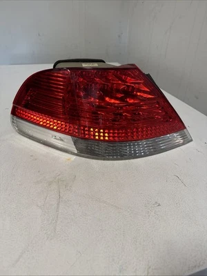 Luz trasera izquierda del lado del conductor OEM P2524 BMW SERIE 7 750LI 760LI 2006 2007 2008 Foto 1 de 4
