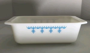 Vintage MCM Pyrex #913 Laib Brot Pfanne Blau Schneeflocke Girlande Backform 8,5x4,5x2,5 - Bild 1 von 9