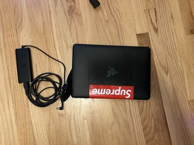 Razer Blade Laptop 14in Screen 256GB SSD Win 10 RZ09-01302E41 - Image 1 of 4