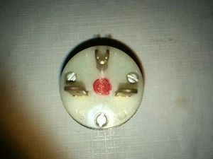 Enchufe macho recto HUBBELL 5666 C 6-15P, 250 V, 15 A - Imagen 1 de 3