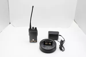Motorola EX500 Uhf Due-Vie Radio AAH38RDC9AA3AN W/Antenna,Batteria Pack, Culla - Picture 1 of 5
