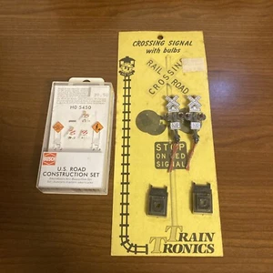 Toy Train Crossing Signal / U.S. Road Construction Set - Untested - Picture 1 of 5