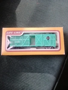 Life-Like HO Scale 8476 S/D Boxcar CHESSIE SYSTEM Boxcar NEW In Open Box  - Picture 1 of 9