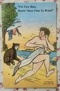 Postal de lino cómica humorística vintage años 30-40 sin usar mujer y oso pardo oso - Imagen 1 de 3