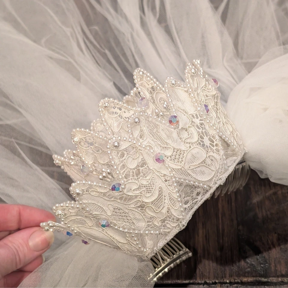 Verdadero peine tiara corona velo de boda vintage años 60 peine nupcial hecho a mano Foto 1 de 4