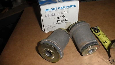 Toyota# 48061-20020 73-78 Corona, Mark II RT10/11 Buchas de Baixo Con/braço(2)#37-8402 - Imagem 1 de 4