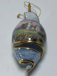Thomas Kinkade Shoreline Splendors Leuchtturm Landhaus Ornament 6" - Bild 1 von 5