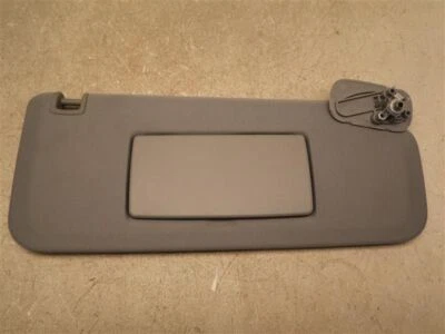 雪佛兰索罗德 1500 皮卡 2014 - 2018 右 SunVisor 带照明 B04576 — 第 1/4 张图片