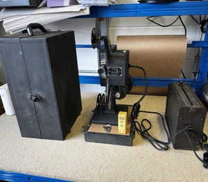 Proiettore Kodak Kodascope Model E primo Vintage Proiettore Film 16mm Londra anni 30 - Foto 1 di 24