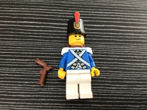 Lego Bluecoat Soldier (pi153) Minifigures Fantasy Era/Pirate 70409 - Picture 1 of 2