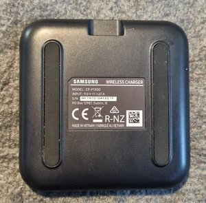 SAMSUNG EP-P1300 WIRELESS MOBILE SMARTPHONE CHARGING PAD GENUINE OEM ACCESSORY - Zdjęcie 1 z 4