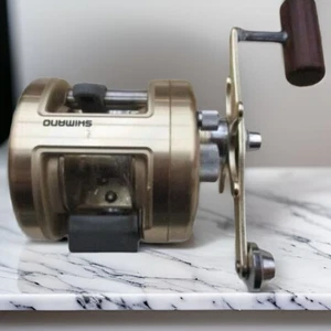 SHIMANO Calcutta boat 400 bait reel from Japan - Picture 1 of 8
