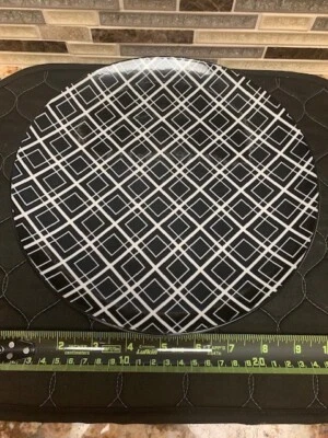 Plato de cena Dover & York blanco sobre negro patrón cuadrado geométrico 10,5" Foto 1 de 3