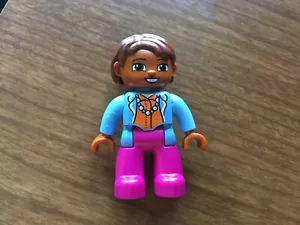 ethnic lego duplo brown girl pink pants brown hair African American Indian - Picture 1 of 3