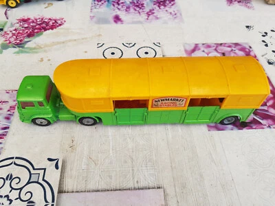 K-51 Corgi Major Toys: Articulated Horse Box grünmetallic/beige ohne Pferde - Bild 1 von 4