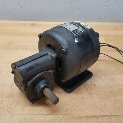 Bodine NSI-53R Gearmotor, 1/12 HP, 1 Phase, 115V, 5/8" Shaft Diameter - USED - Image 1 of 4