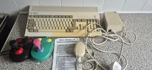 Commodore Amiga A1200 bundle, spares and repairs, does power up see pics - Photo 1/16
