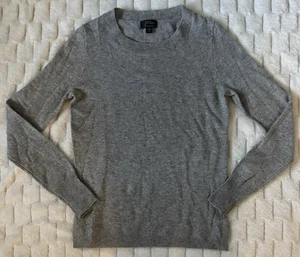 Suéter J.Crew 100 % cachemir cuello redondo gris para mujer XXS ajuste clásico $148 venta al por menor - Imagen 1 de 7