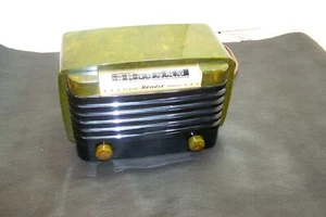 VERY NICE! BENDIX CATALIN BAKELITE MOD 526C AVIATION CORP AM RADIO GREEN BLACK - Picture 1 of 11
