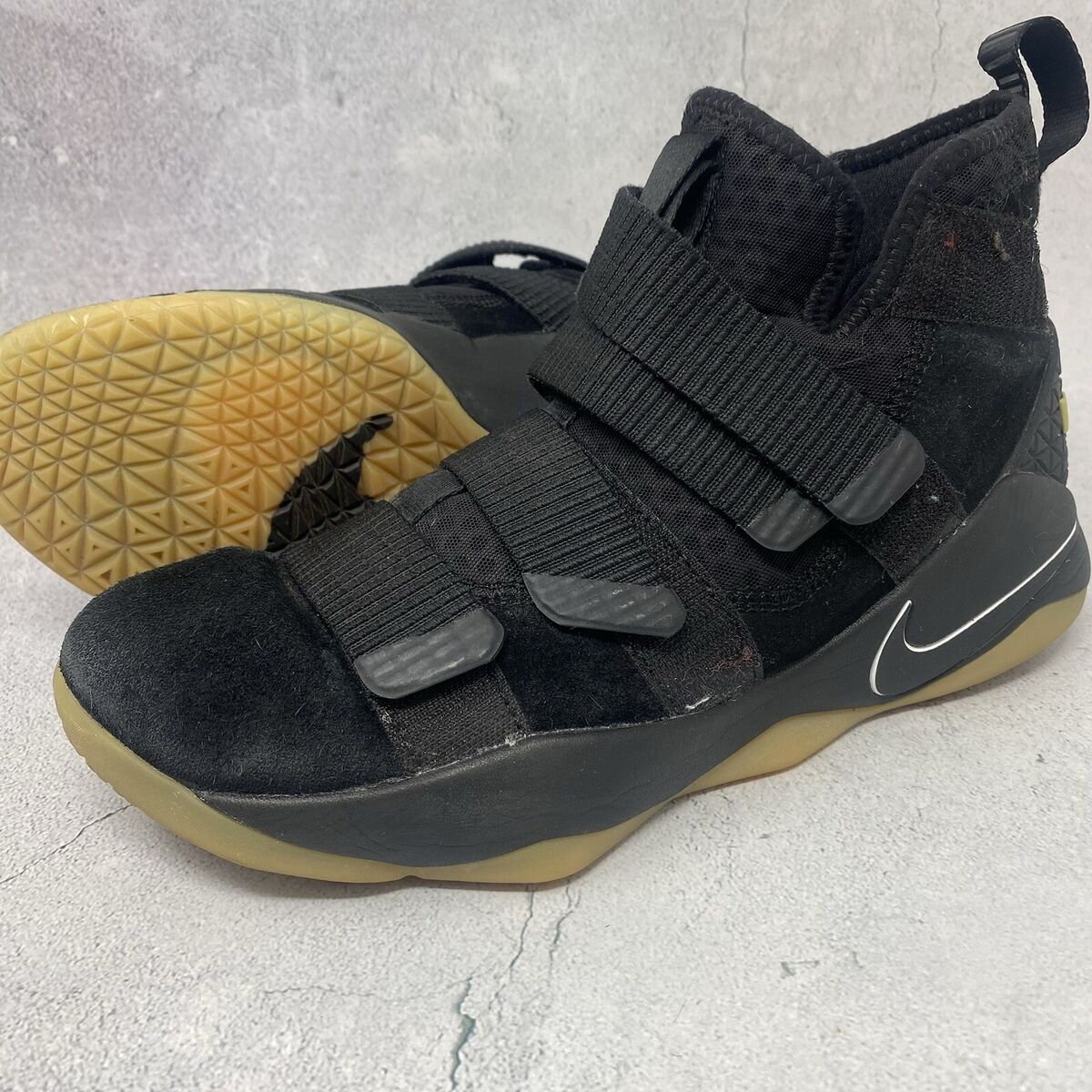 Preços baixos em Tênis Nike LeBron Soldier 11 masculino | eBay Preços baixos em Tênis Nike LeBron Soldier 11 masculino | eBay