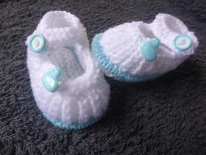 Hand Knitted Baby Booties- Newborn to 3months - Picture 1 of 3