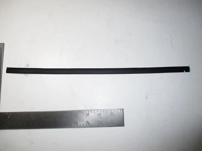 PORSCHE  968 RIGHT FRONT SIDE TRIM TO BODY SEAL NEW GENUINE PORSCHE Foto 1 de 4