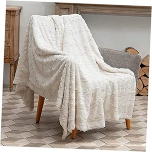 Soft Throw Blanket for Couch, No-Shedding Faux Fur 51" x67" Cream White - Picture 1 of 7