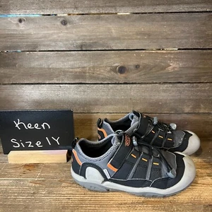 Childrens Kids Keen Knotch Hollow Black Outdoor Water Sneakers Shoes Size 1 Y - Picture 1 of 6