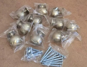 (10 Pk) EVERBILT Large Football Cabinet Knob 1.38 in DIA Champagne Classic Oval - Picture 1 of 2