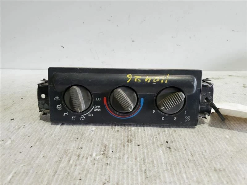 98-99, GMC Sonoma, control de temperatura con control manual de CA, PN - 9351325 Foto 1 de 3