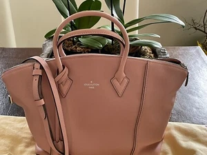 Authentic Louis Vuitton Lockit MM - Picture 1 of 8