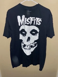 2019 Misfits Skull T-shirt Size XL (46-48) Graphic Band Tour Tee - Picture 1 of 6