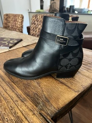 Botines COACH cuero negro con monograma talla 7 1/2 nunca usados Foto 1 de 4