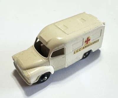 Matchbox Lesney Matchbox 1962 Lomas Ambulance No. 14 Excellent Color & Graphics - Image 1 of 4