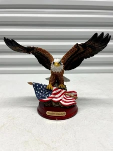 Vintage Jenkins Enterprises Freedom Collection Weißkopfseeadler mit amerikanischer Flagge Statue - Bild 1 von 18