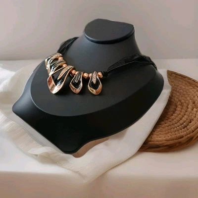 Halskette Modekette Bänderkette Trachtenkette Strass Schwarz Edel Modeschmuck - Bild 1 von 3