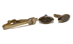 Gravierte Initiale "G" Manschettenknöpfe und Krawattenklammer Set schöne goldfarbene Oberfläche - Bild 1 von 4