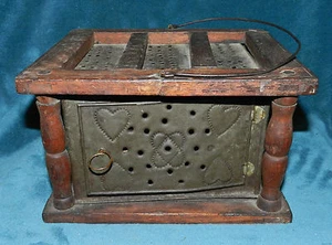 ¡IMPRESIONANTE ANTIGUO DE COLECCIÓN PRIMITIVO CALENTADOR DE PIES DEL SIGLO 19 estaño perforado! CARRO - Imagen 1 de 10